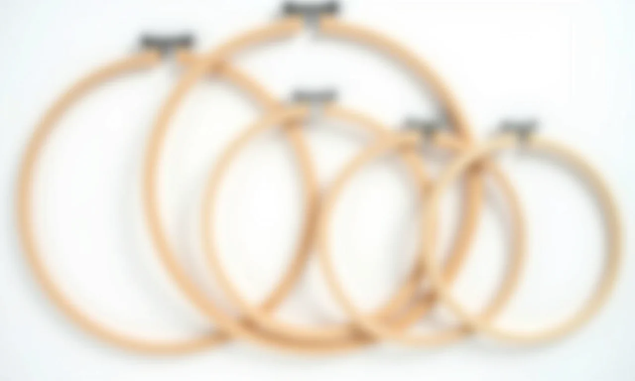 Coleção de bastidores de diferentes tamanhos e formatos.