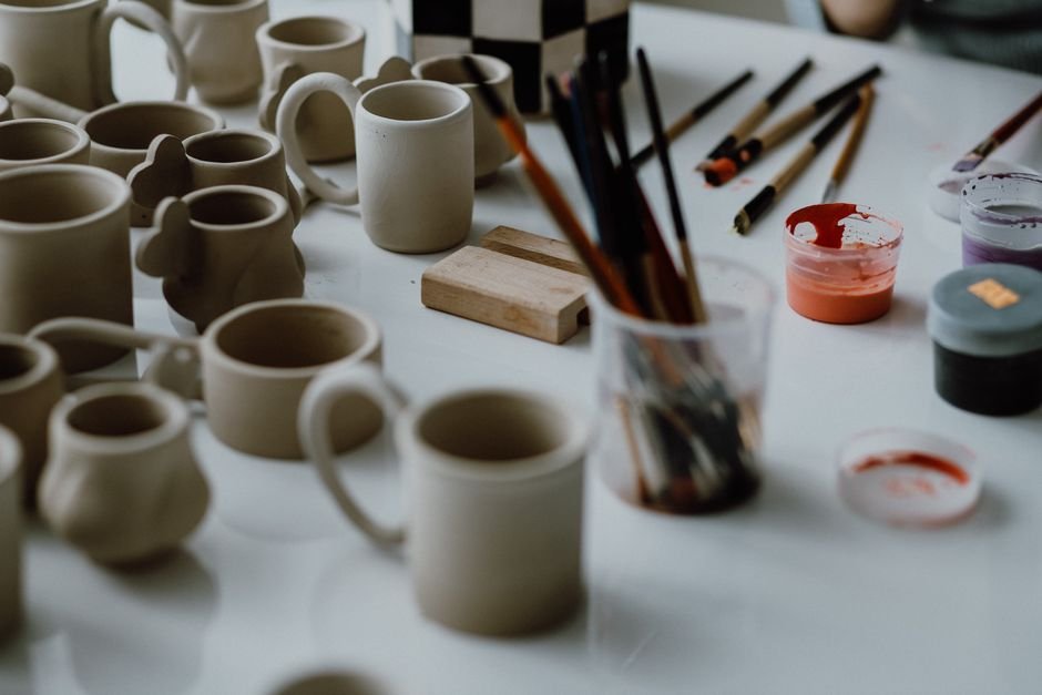 5. Caneca personalizada com tinta para porcelana