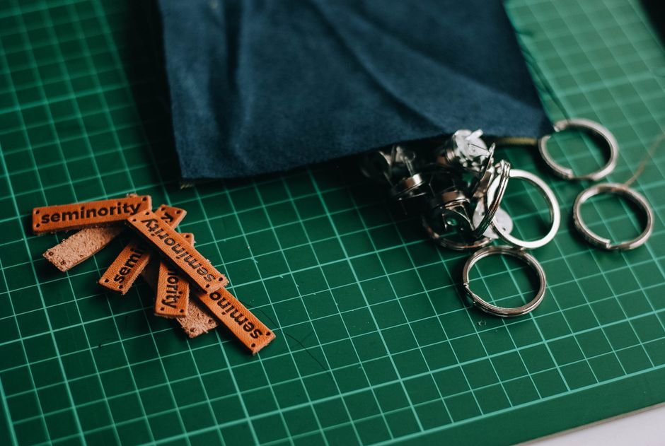 4. Fixe a argola do chaveiro
