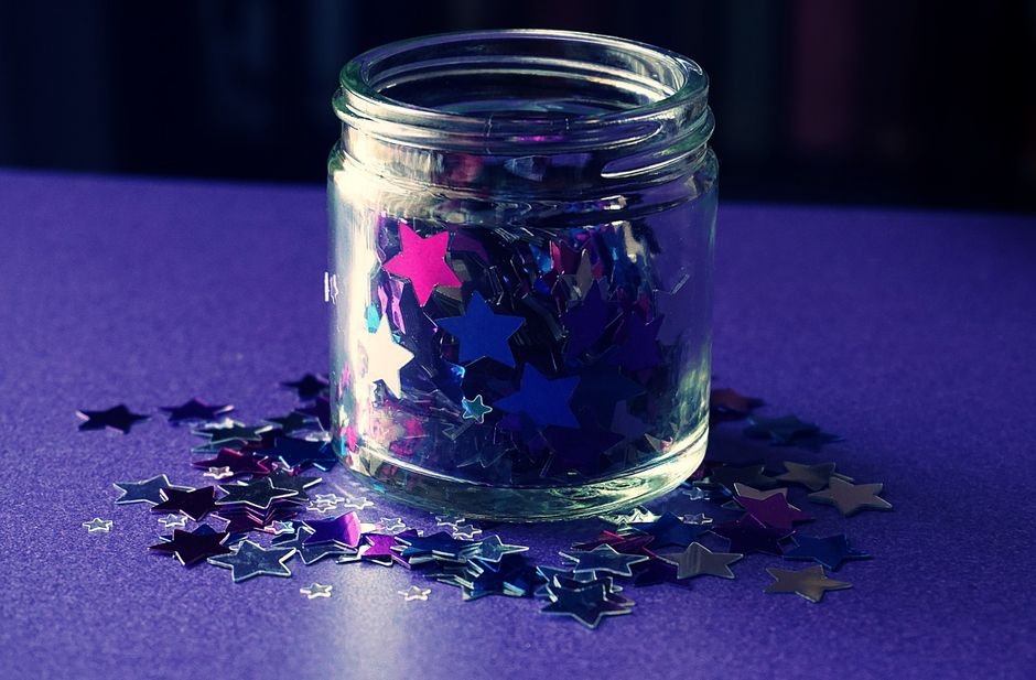 Estêncil combinado com decoupage