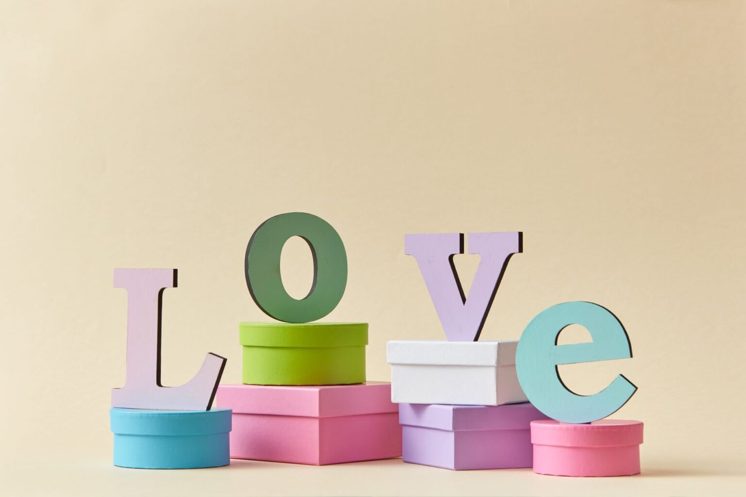 Letra Caixa de Papelão: Como Fazer Decoração Personalizada Gastando Pouco Letra Caixa de Papelão: Como Fazer Decoração Personalizada Gastando Pouco